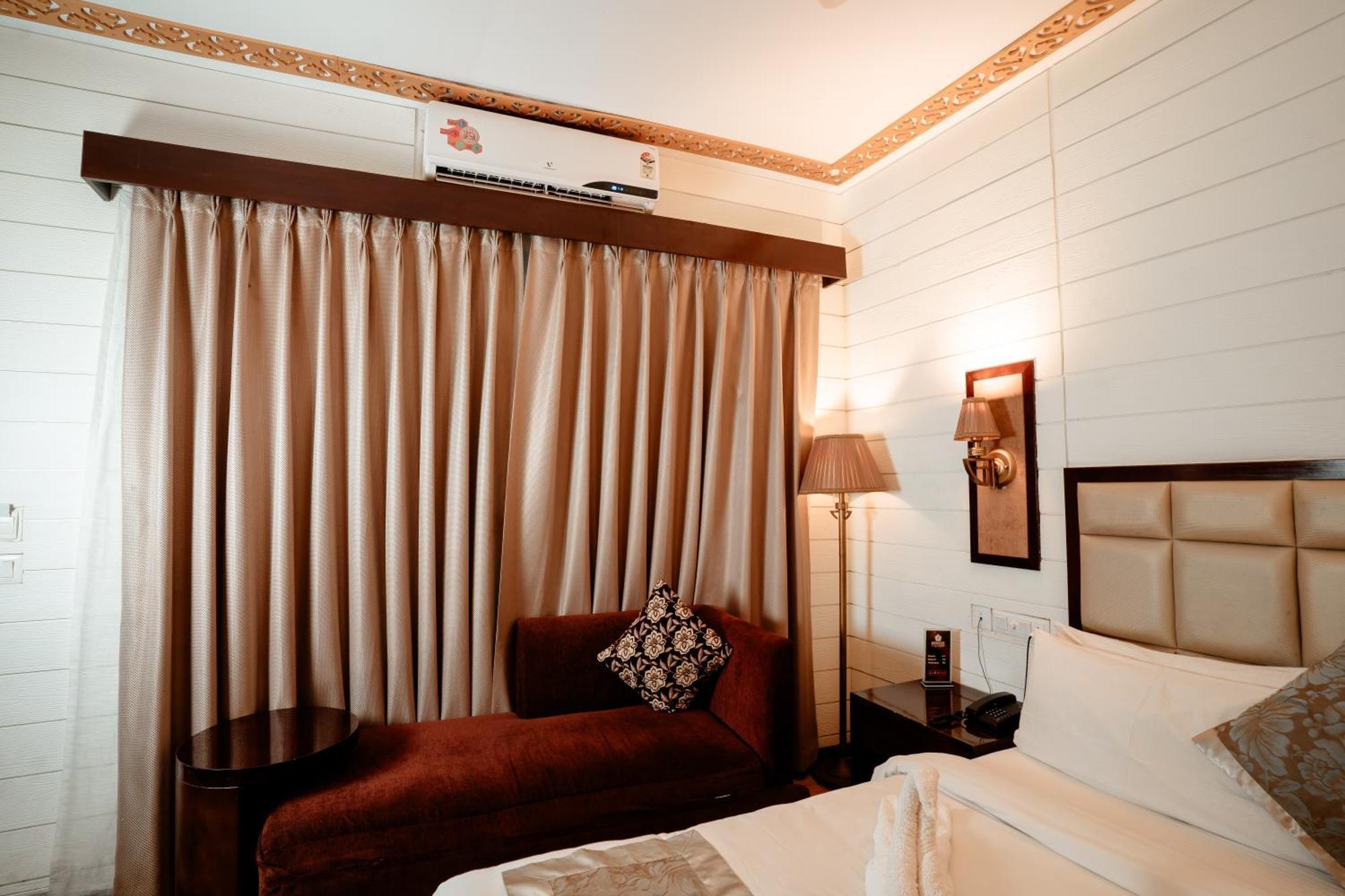Отель Sinon Baga Retreat Экстерьер фото